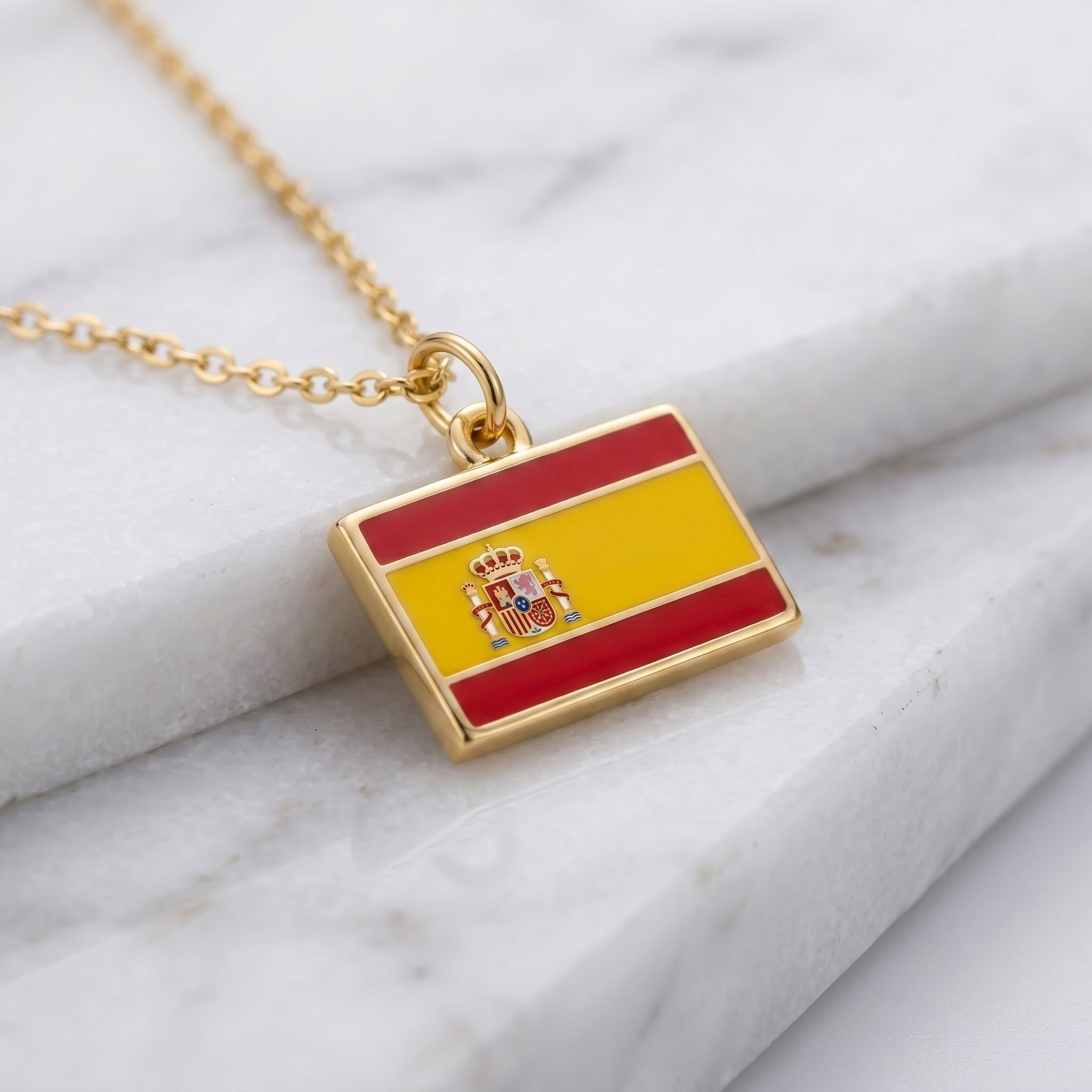 Spanyolország zászló charm · Arany