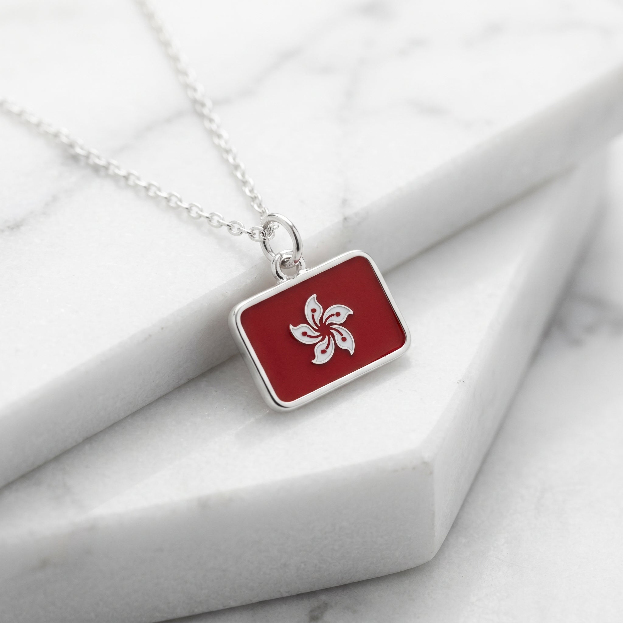 Hongkong zászló charm · Ezüst