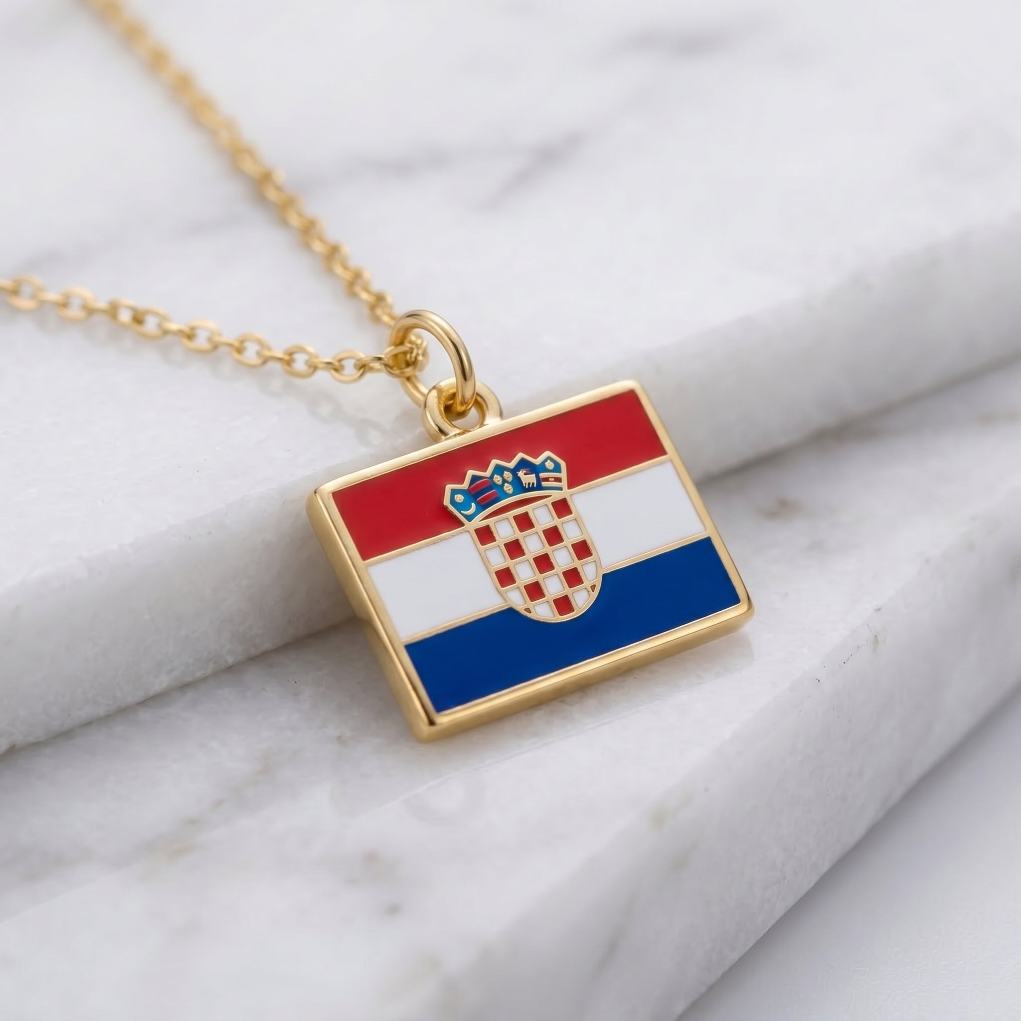 Horvátország zászló charm · Arany