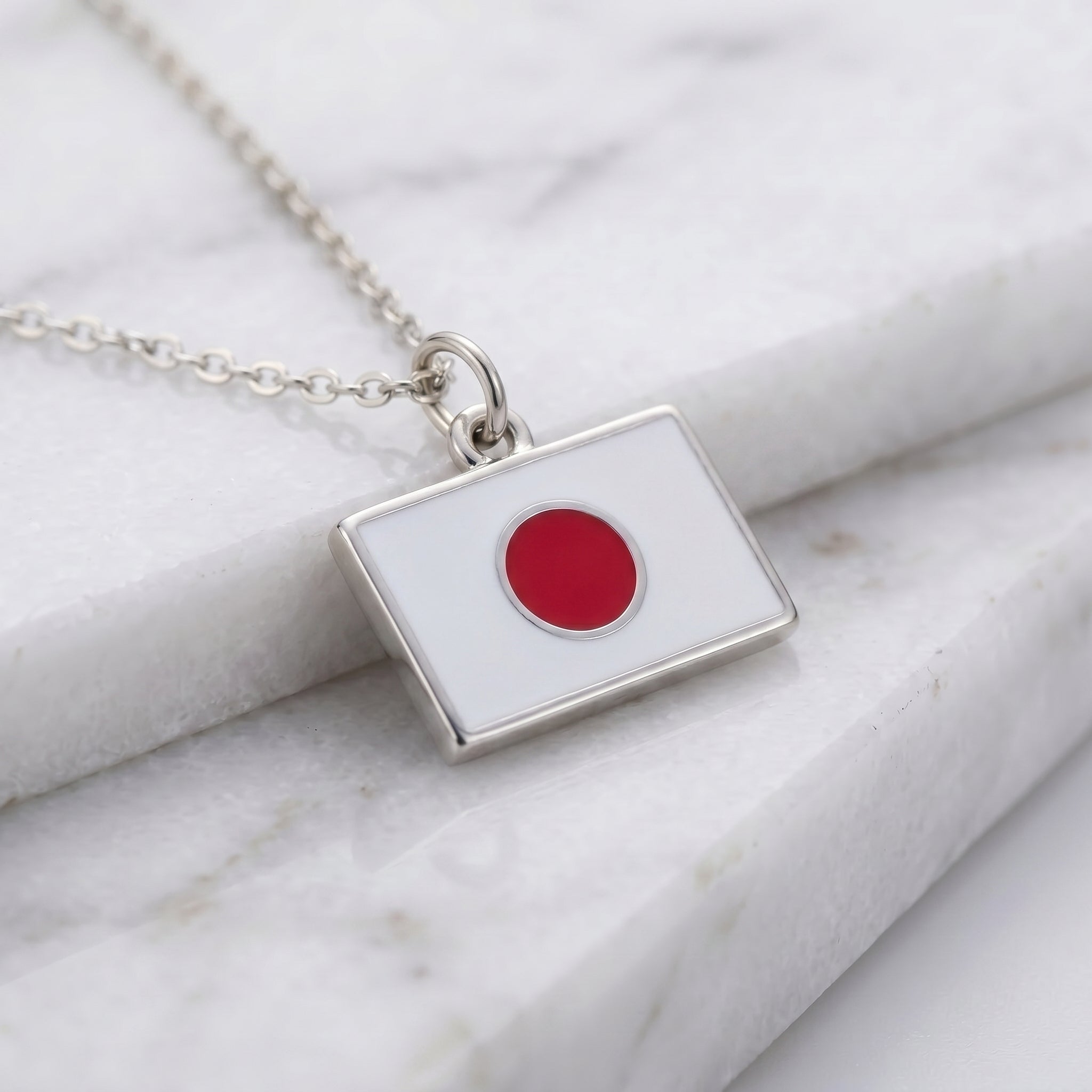 Japán zászló charm · Ezüst