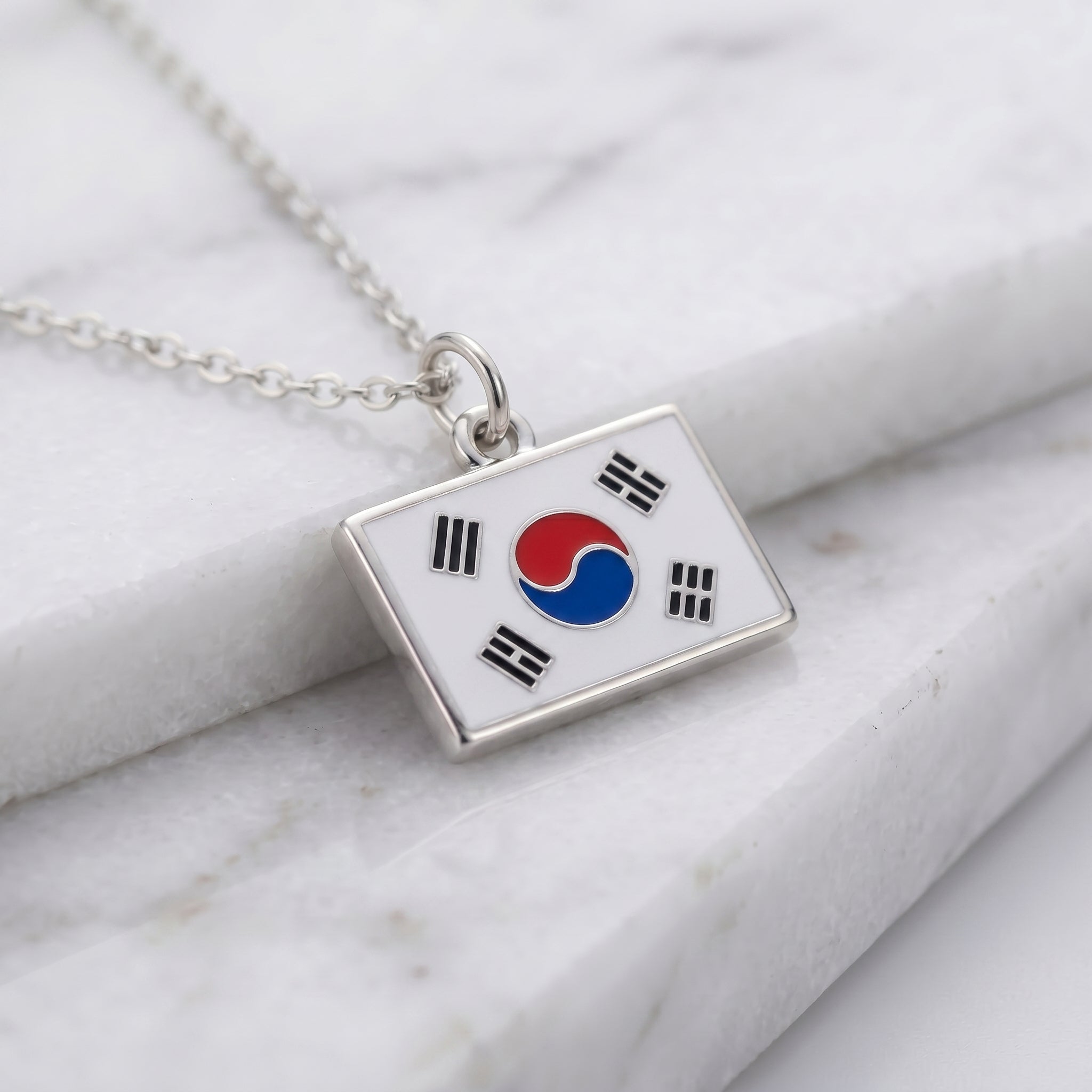 Dél-Korea zászló charm · Ezüst
