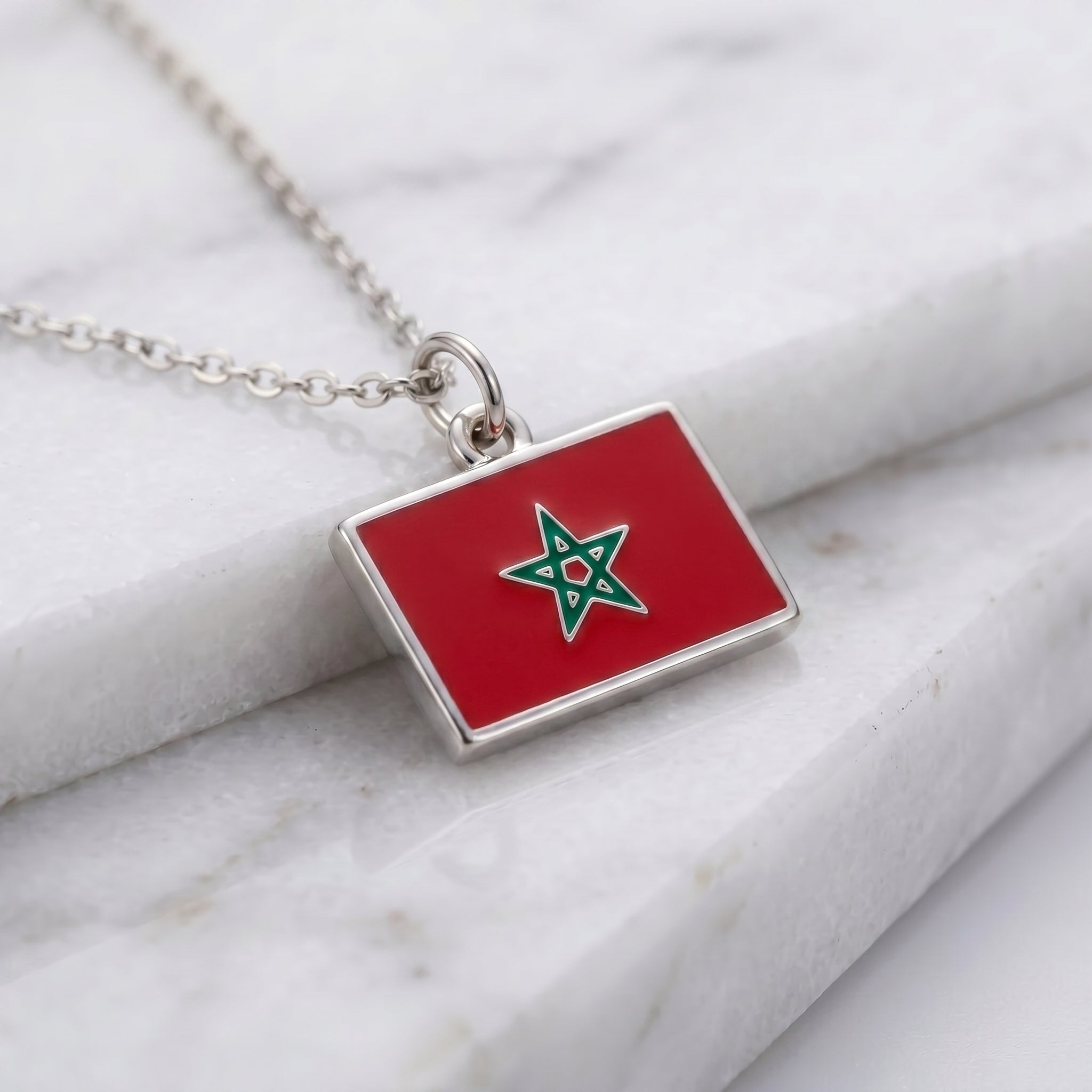 Marokkó zászló charm · Ezüst