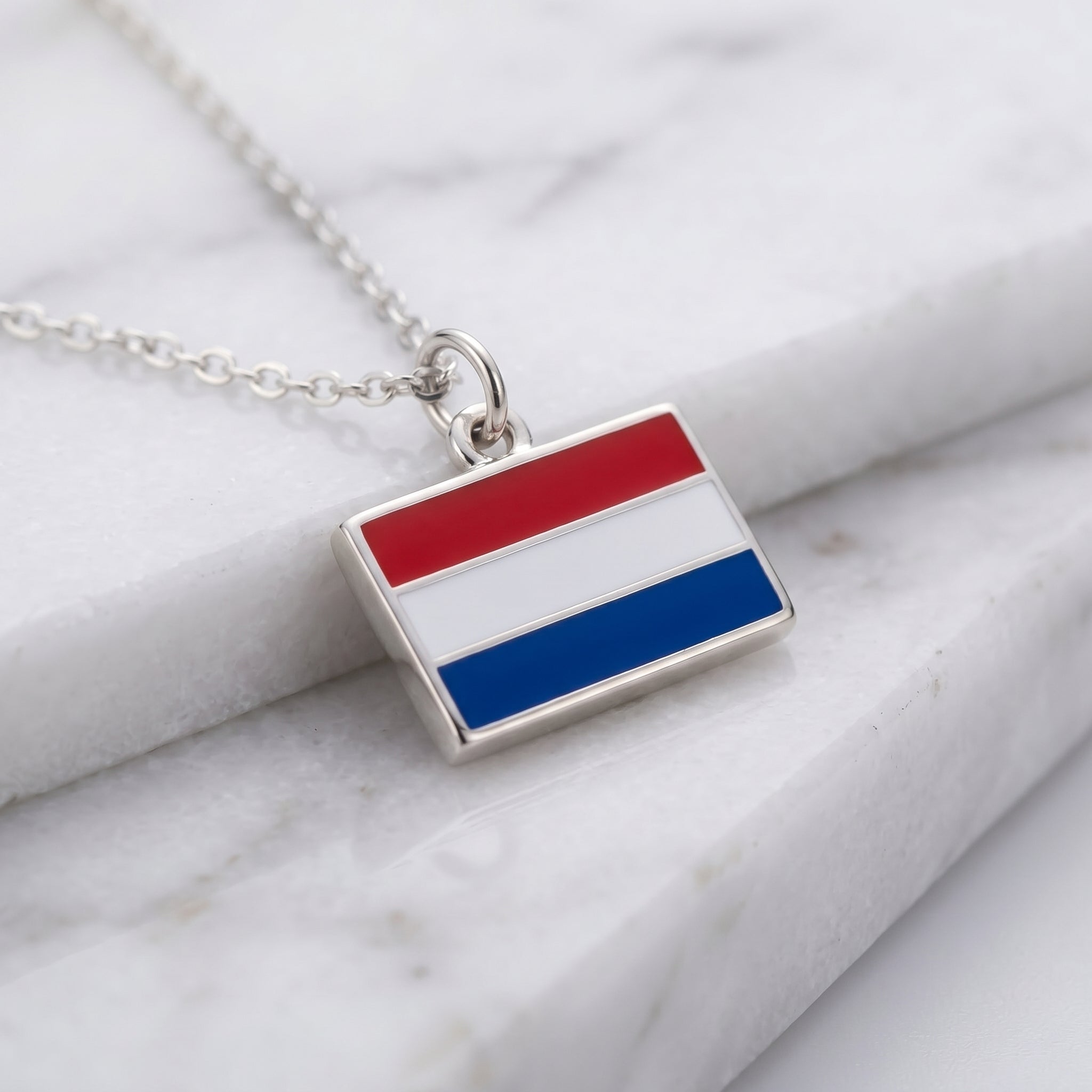 Hollandia zászló charm · Ezüst