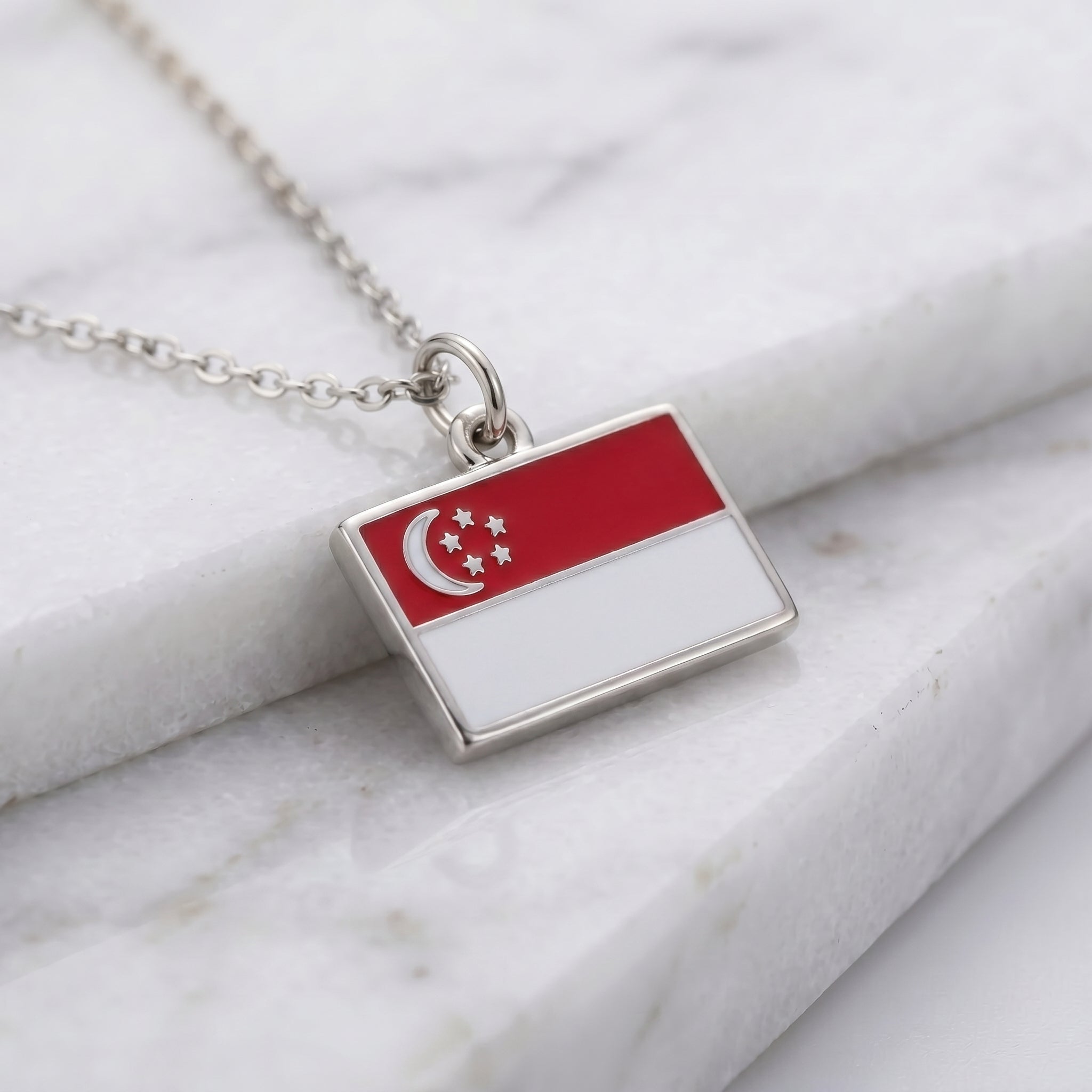 Szingapúr zászló charm · Ezüst