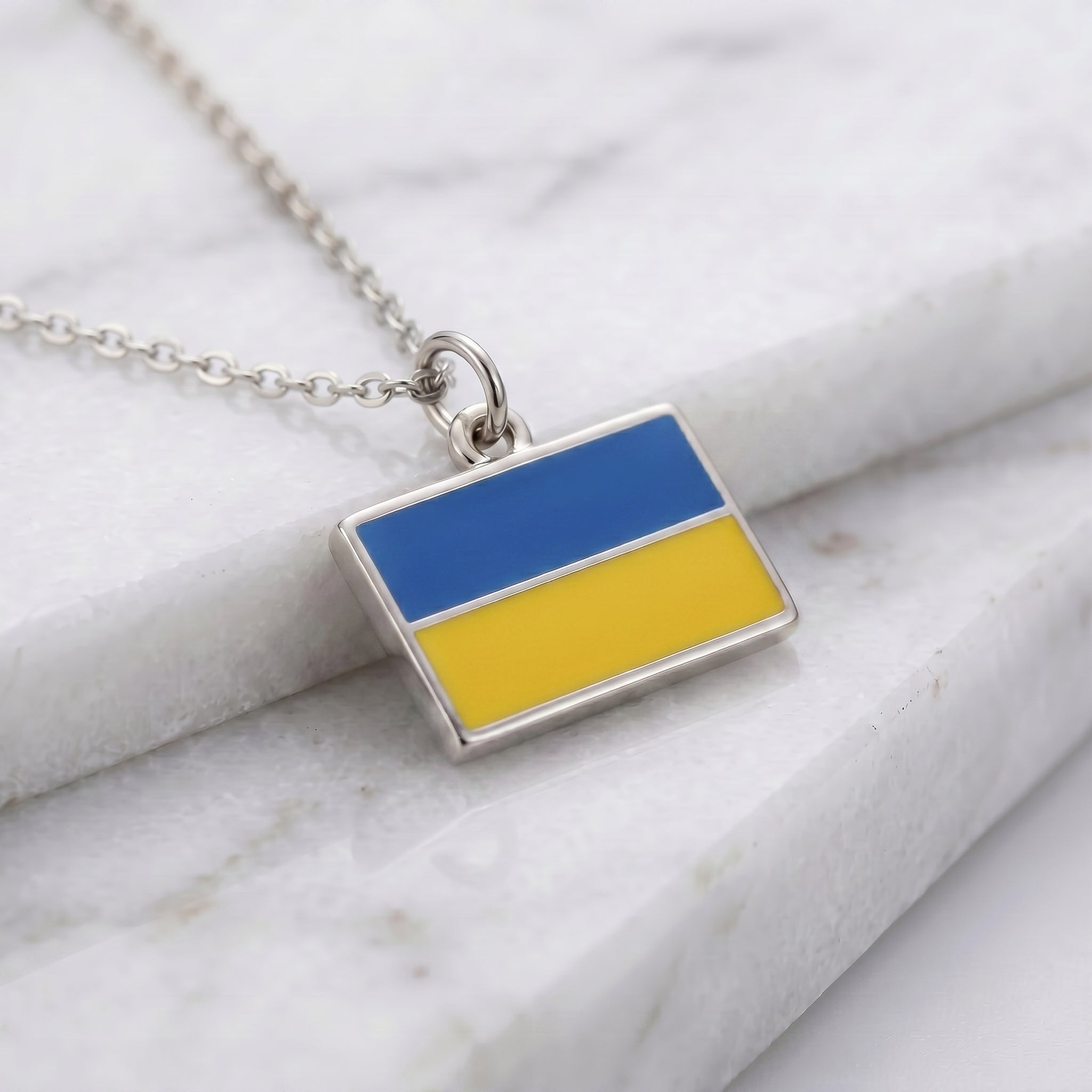 Ukrajna zászló charm · Ezüst